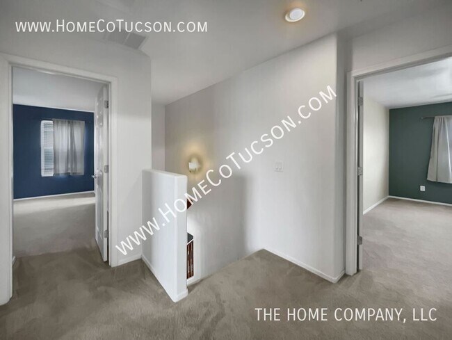 Building Photo - 1034 W Camino Hombre Viejo