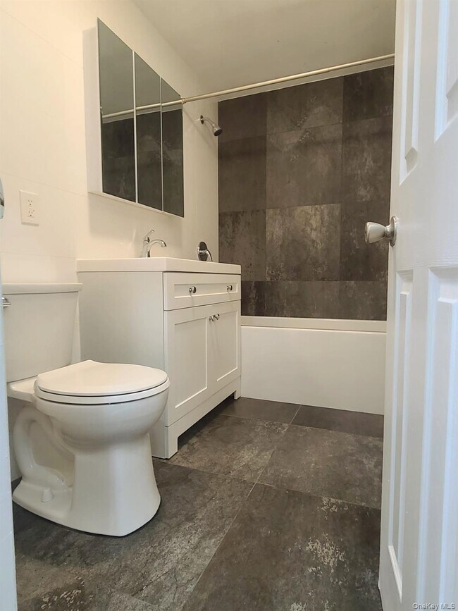 Building Photo - 108 Bradford St