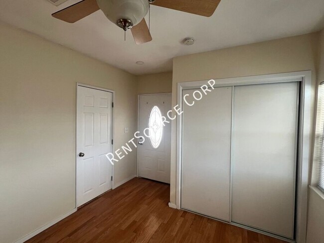 Building Photo - 440 Lillian Dr