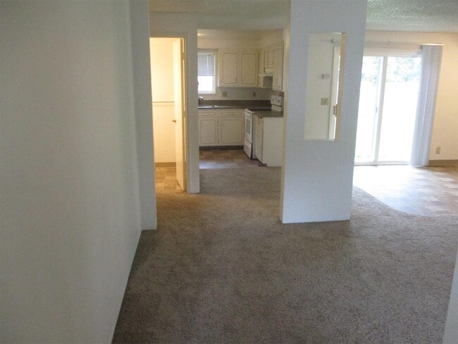 Building Photo - 4279 River Rd