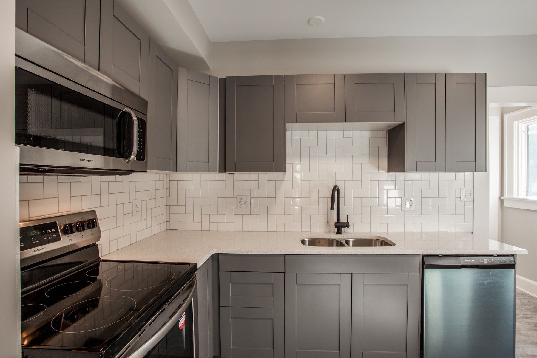 Building Photo - 3841 N Park Ave