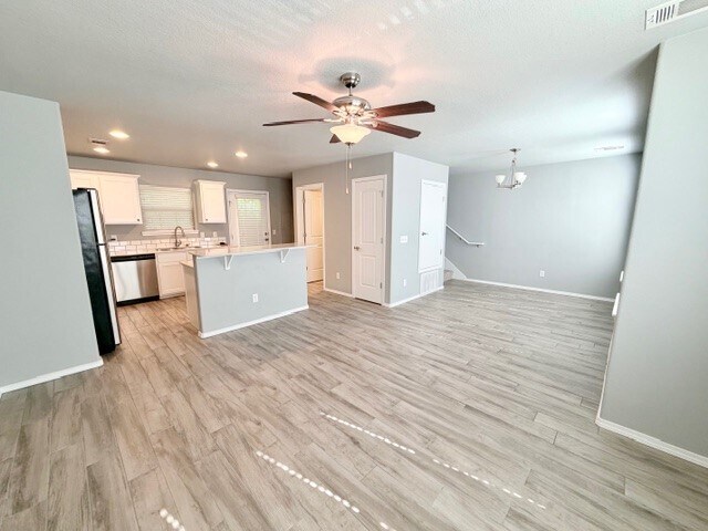 Building Photo - 287 S Breakwater Ln