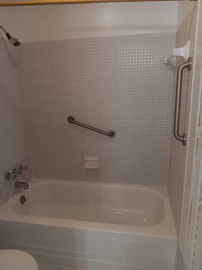 Building Photo - 20886 Vinesta Cir