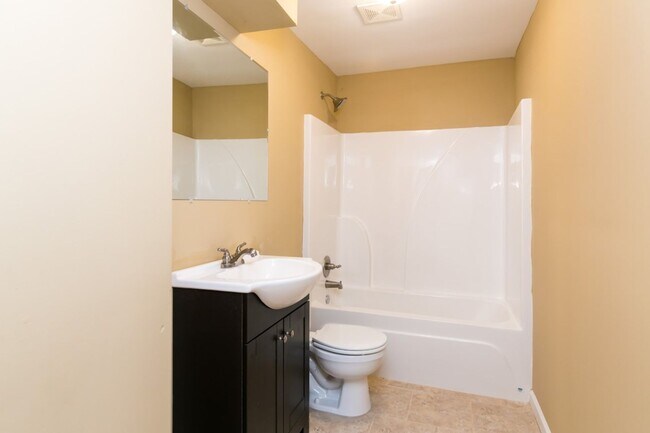Building Photo - Massive Renovated 5BR/3BA Home with Baseme...