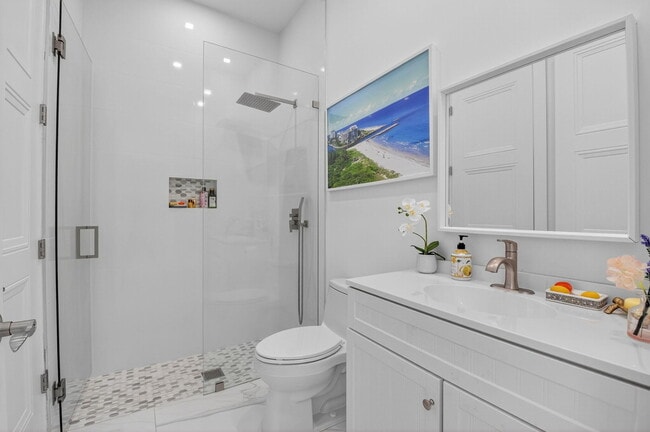 Building Photo - 711 NE 6th St