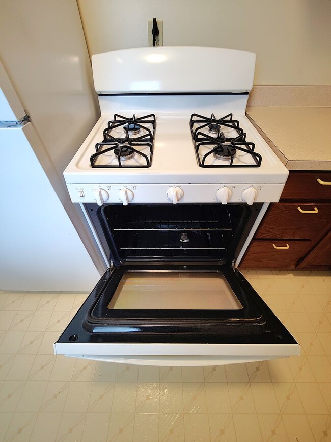 Building Photo - *Spacious 1BD/1BA 2nd Floor Apartment for rent in Dormont*