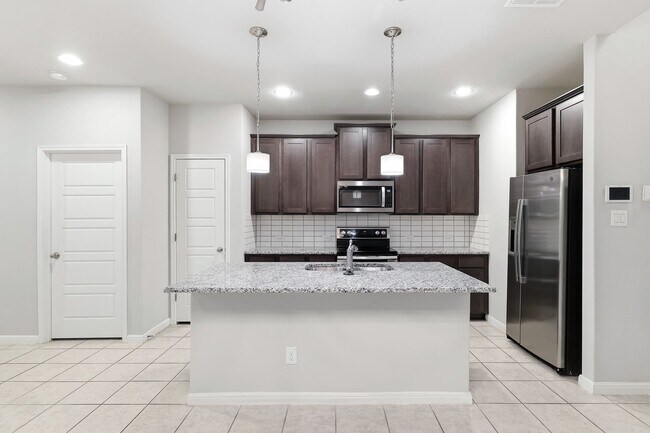 Building Photo - Cul-de-Sac Home with Expansive Greenbelt Views