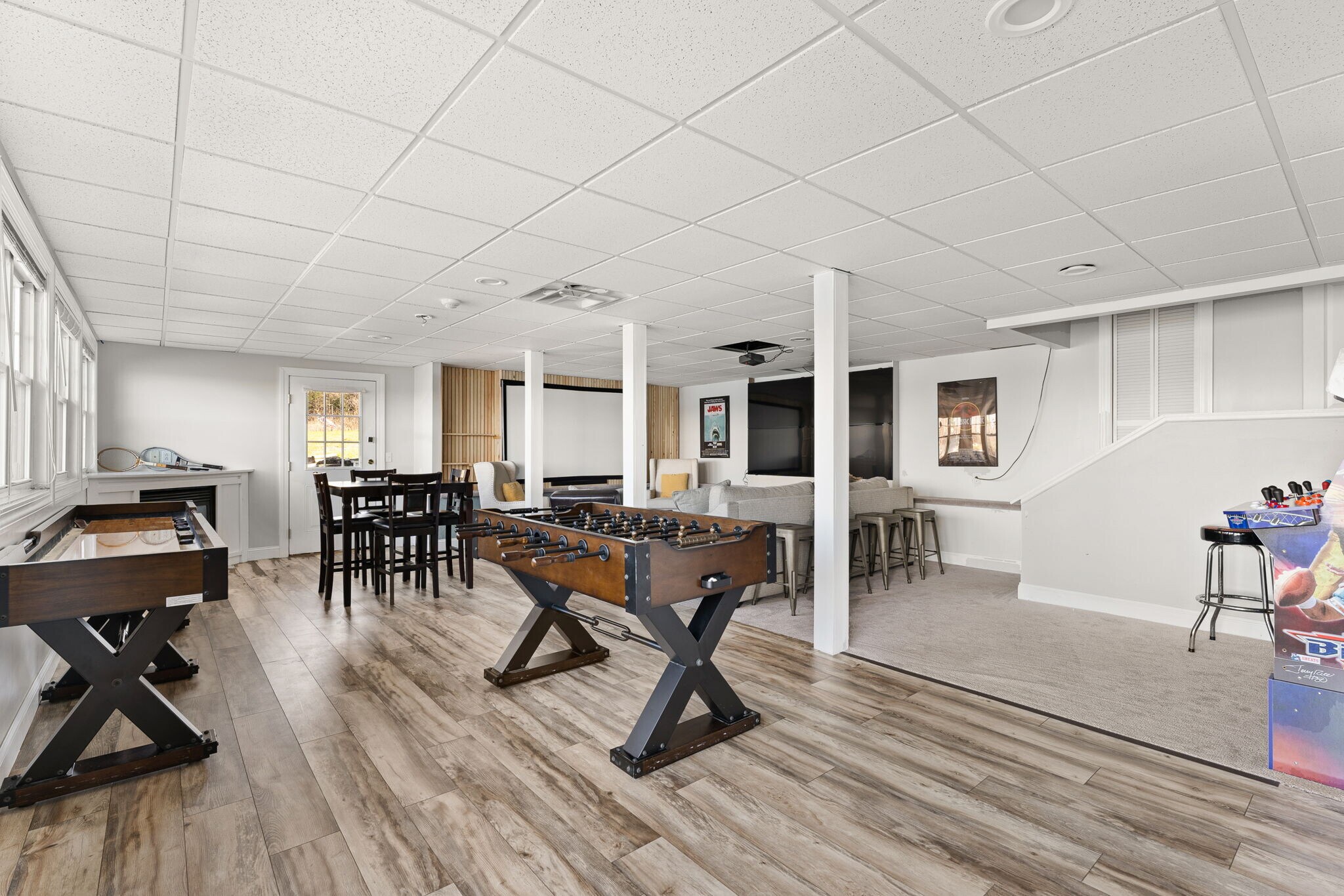 Building Photo - 1465 E Lakeshore Dr