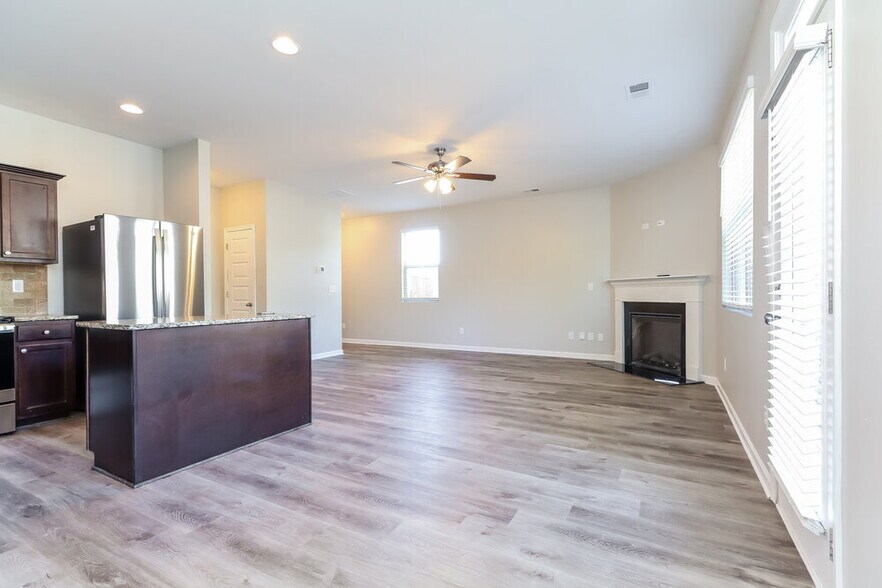 Building Photo - 1075 Lear Dr