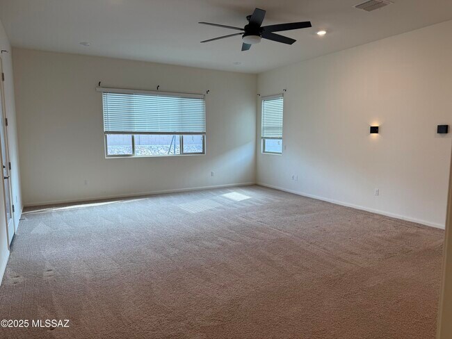 Building Photo - 1646 W Aristides St