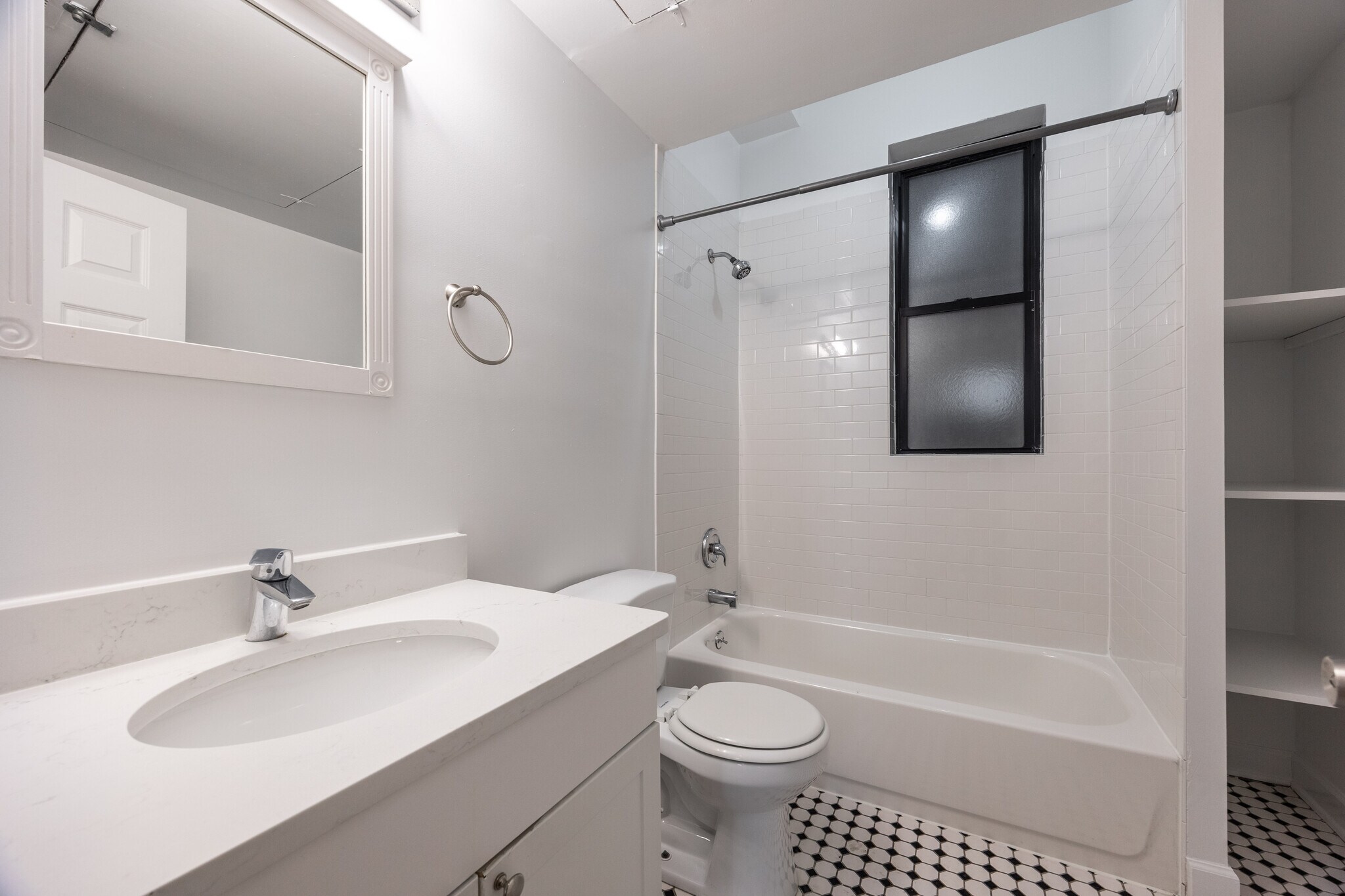 Building Photo - 2132 W Concord Pl