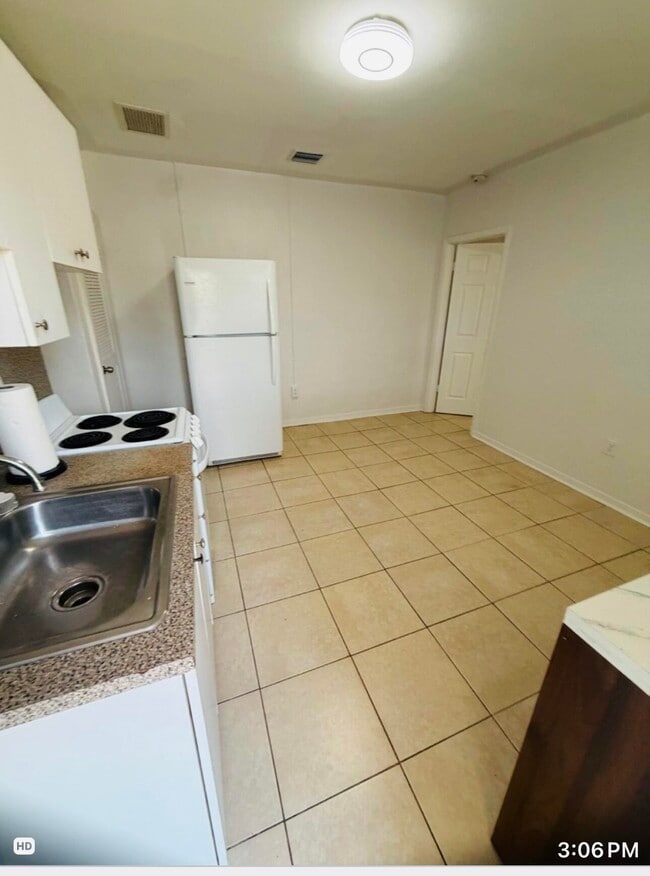 Building Photo - 10480 SW 181st Terrace