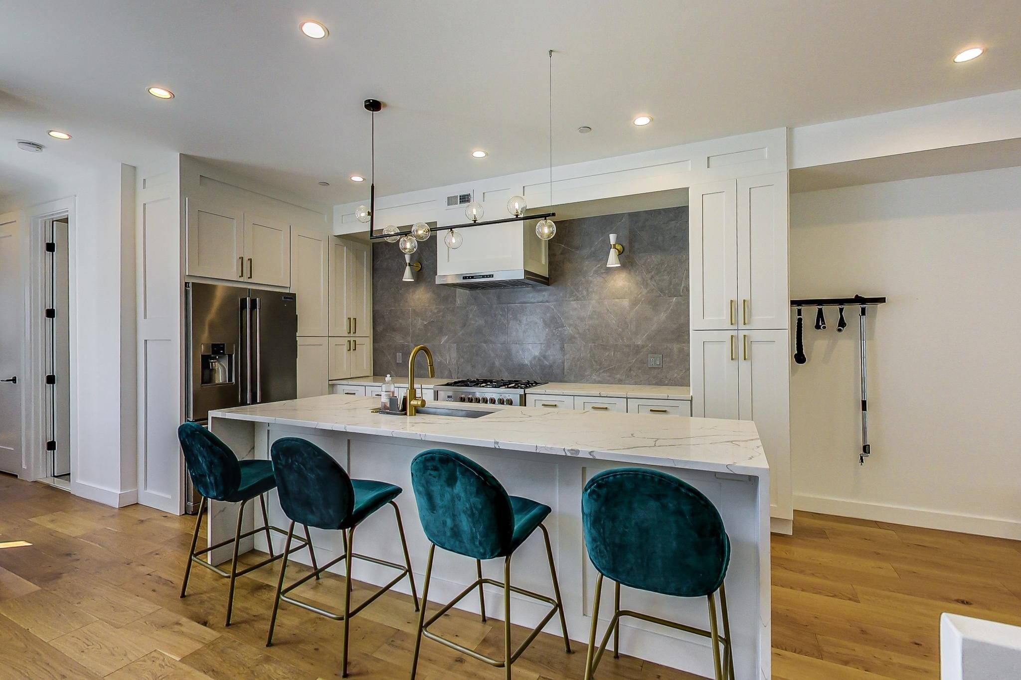 Building Photo - 25 U St NE