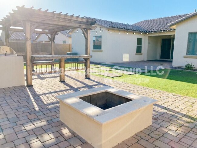 Building Photo - 20472 W Park Meadows Dr