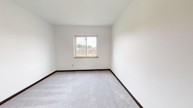 Building Photo - Parma - Ridgewood Lofts - 2 Bedroom - 1 Bath
