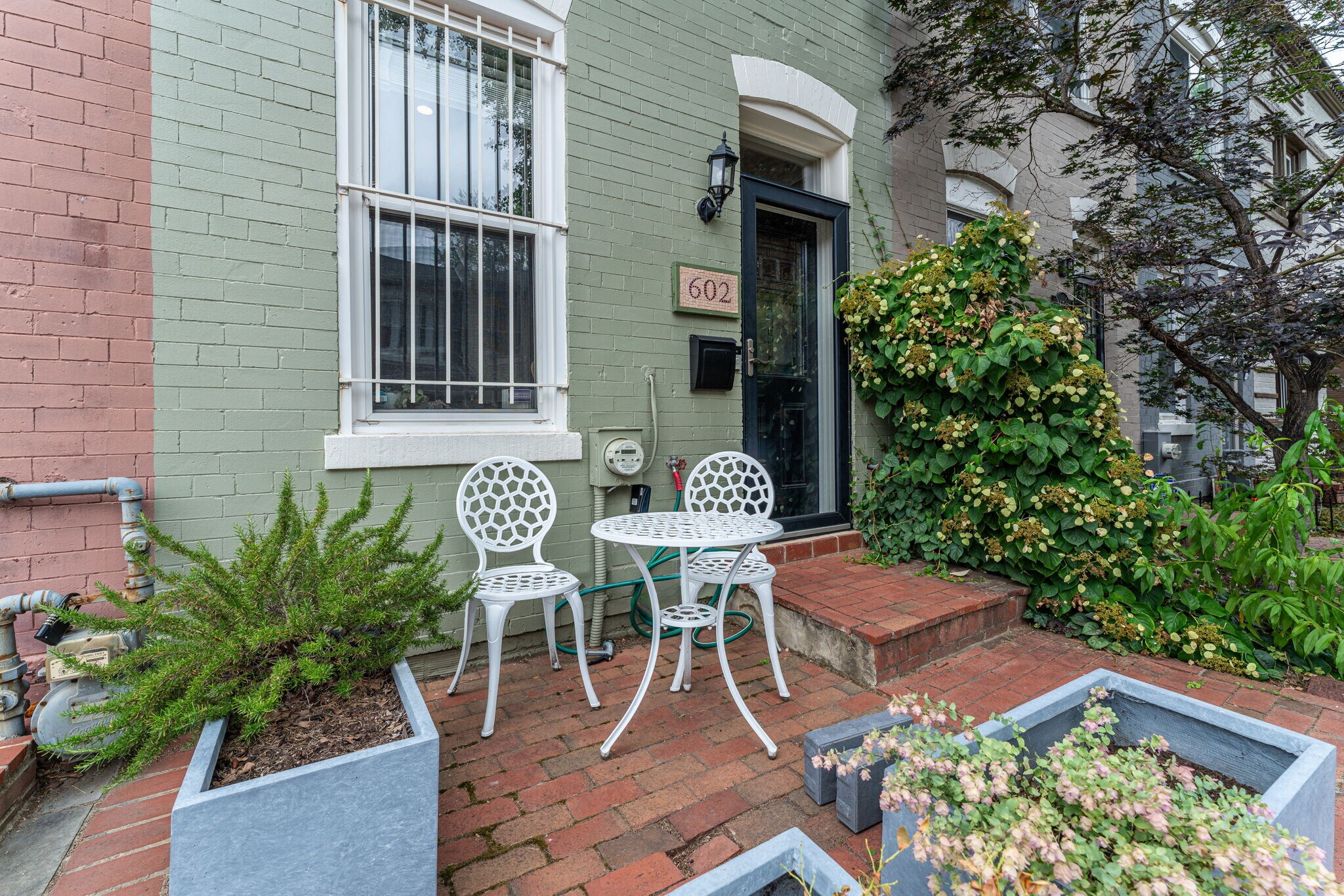 Enjoy your front patio! - 602 14th Pl NE