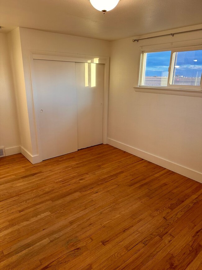 Building Photo - **RENTAL AVAILABLE**  Beautiful 2 Bedroom ...
