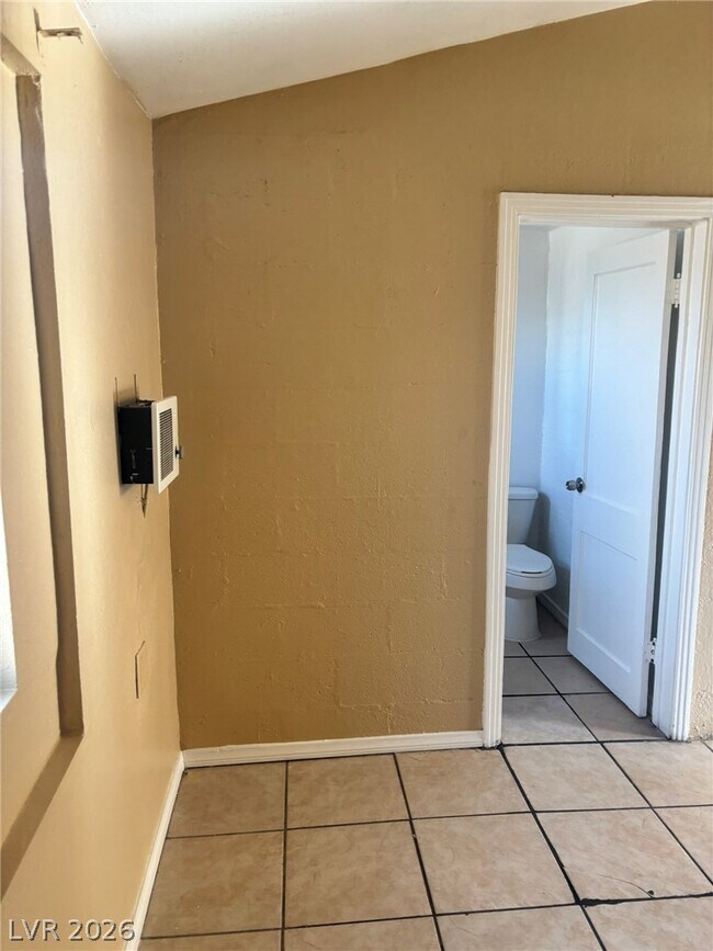 Building Photo - 1118 Laurel Ave