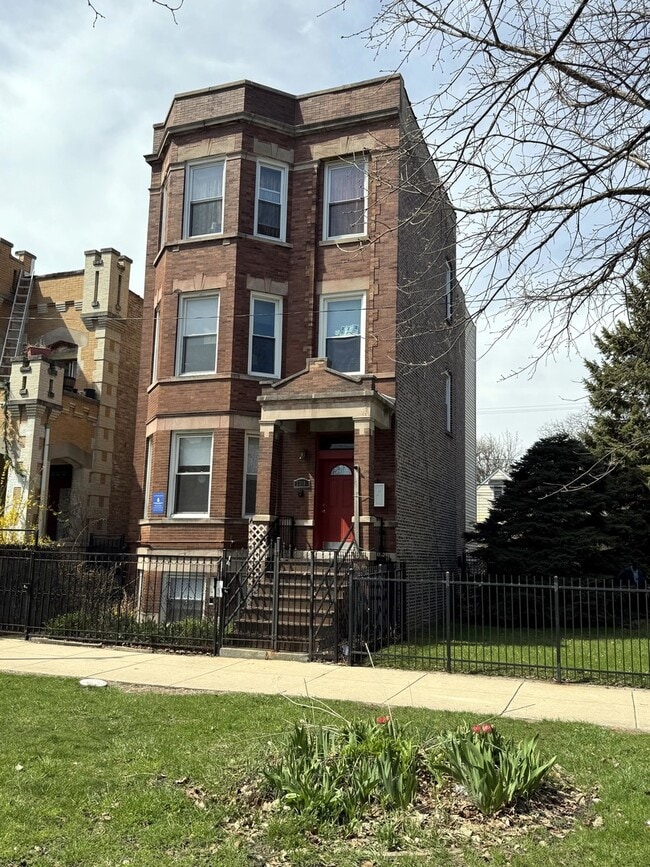 Building Photo - 2318 S Marshall Blvd