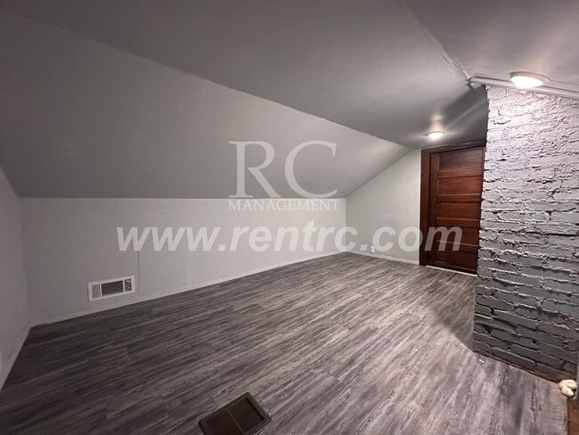 Building Photo - 223 Kentucky-