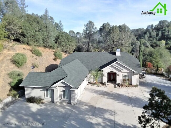 Building Photo - 14270 Quail Springs Rd