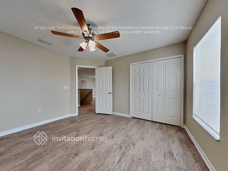 Building Photo - 2458 Hamlet Cir