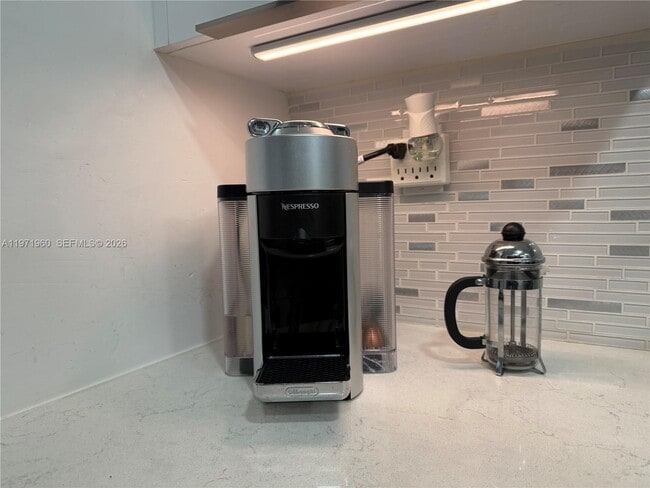 Building Photo - 2715 N Ocean Blvd