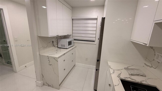 Building Photo - 6880 Abbott Ave