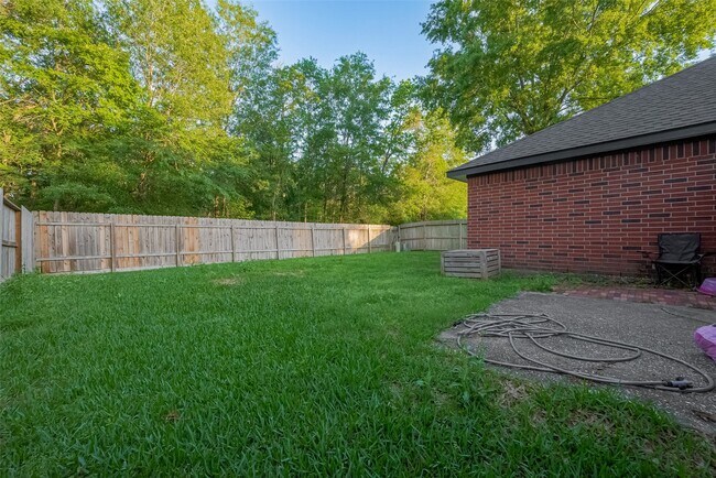 Building Photo - 119 Genesee Ridge Dr