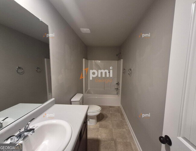 Building Photo - 5051 Pioneer Pkwy