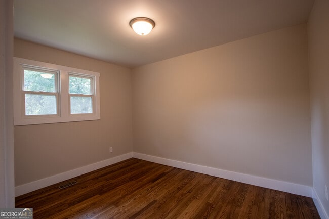Building Photo - 165 Habersham Dr