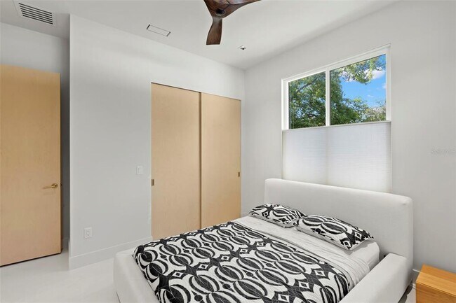 Building Photo - 150 51st St N