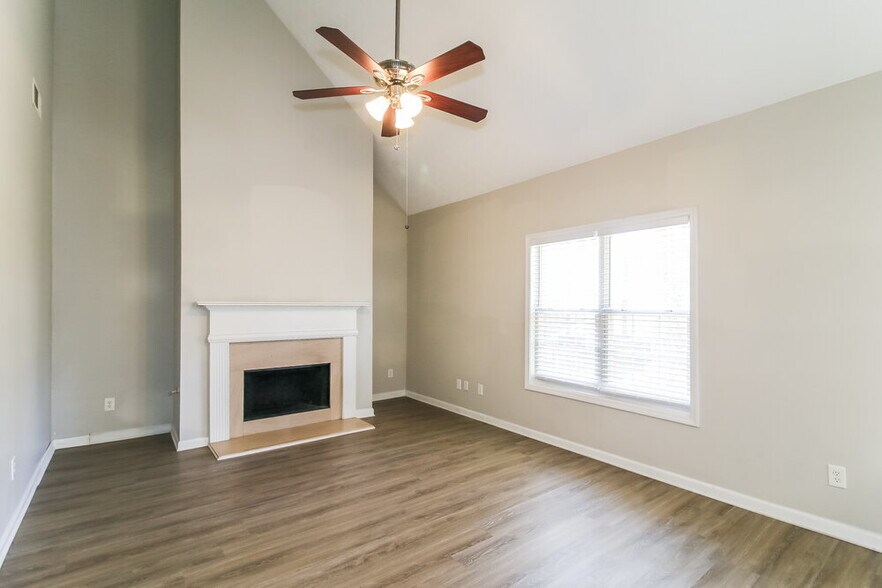 Building Photo - 2951 Highland Park Cir