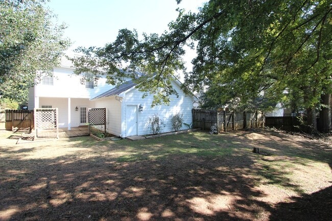 Building Photo - Helena Beauty!!  3BR 2.5BA - You will LOVE IT!!