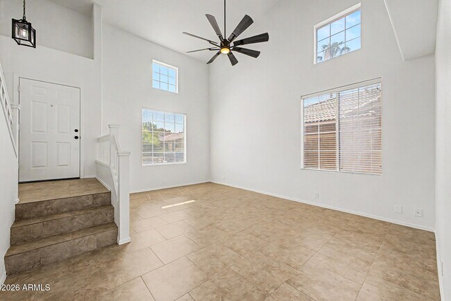 Building Photo - 414 N Hudson Pl