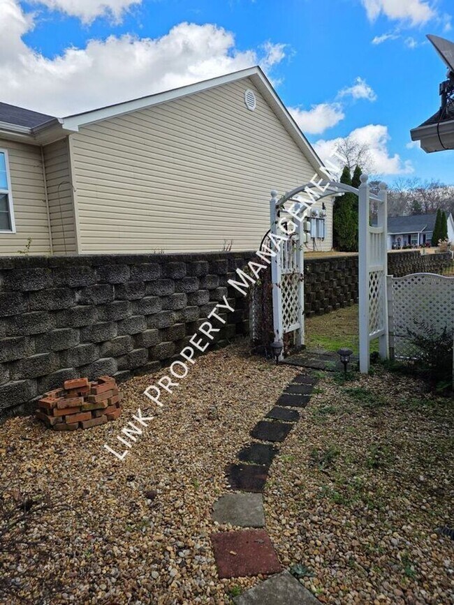 Building Photo - Beautiful 2 bedroom 2 full bath Condo near Missionary Ridge with garage, washer and dryer and gas...