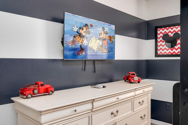 Building Photo - 875 Assembly Ct