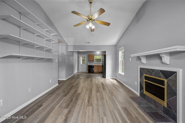 Building Photo - 1087 W Pueblo Dr