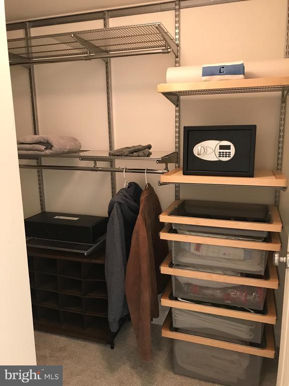 Building Photo - 1220 N Fillmore St