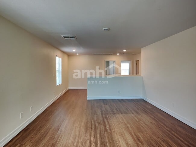 Building Photo - 960 Nero Ave