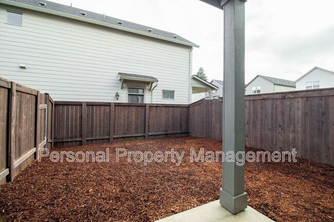 Building Photo - 5831 NE 56th Pl