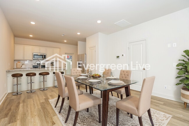 Building Photo - 738 Elkins Dr