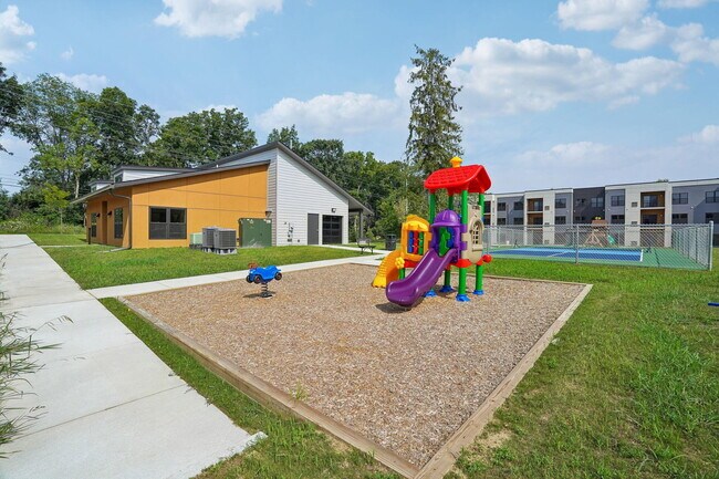 Building Photo - 2645 Burton Rd