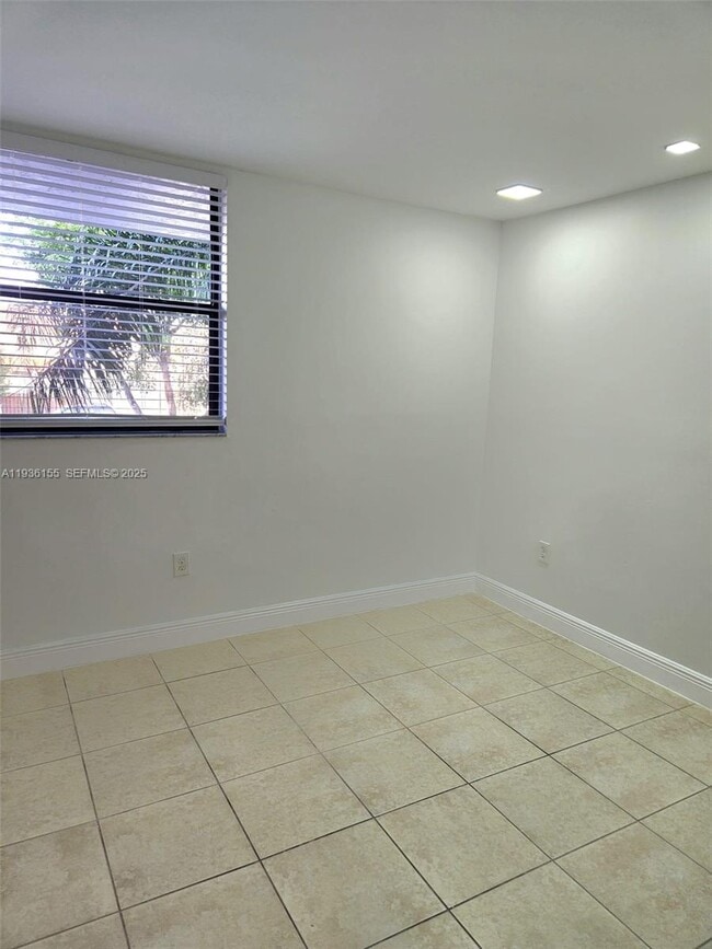 Building Photo - 10315 NW 9th St Cir