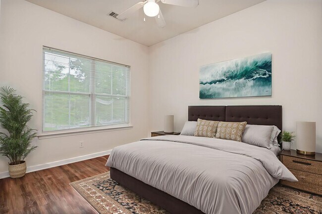 Building Photo - Cozy Lakeside Living in Moncks Corner!