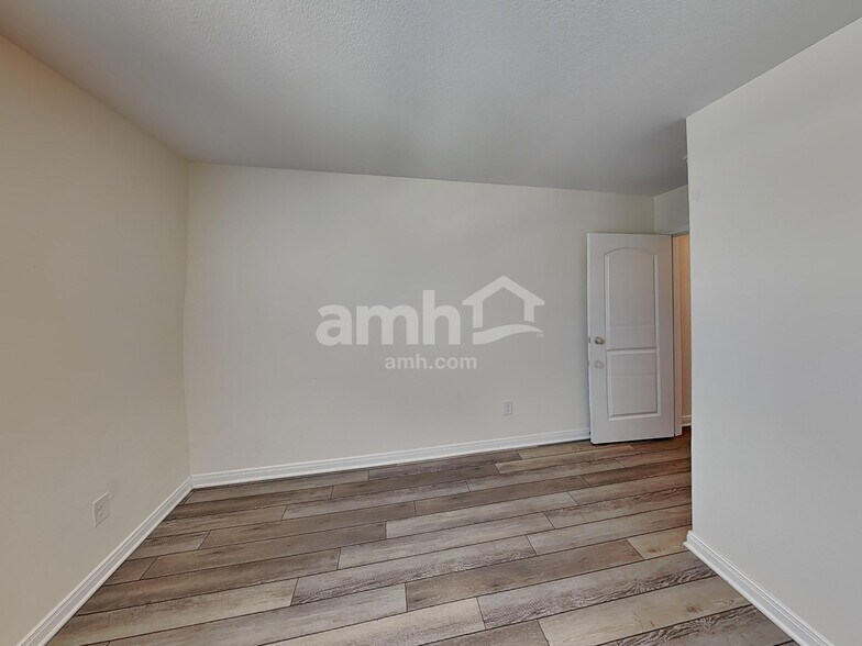 Building Photo - 7917 Cactus Plum Dr