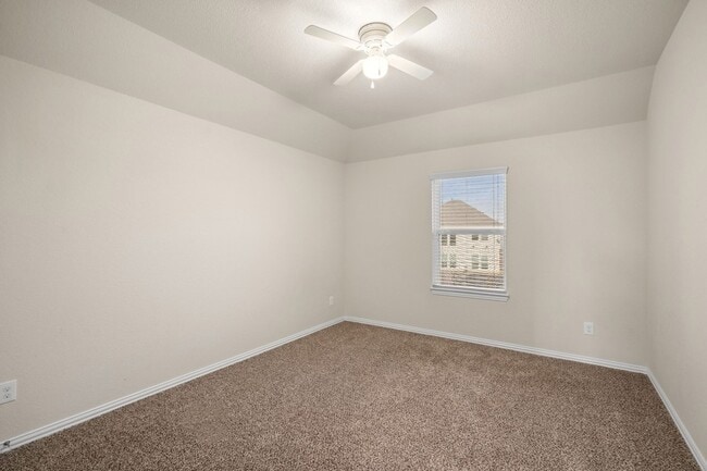 Building Photo - 135 San Bernard Dr