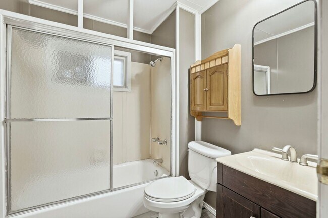 Building Photo - 1610 Court St