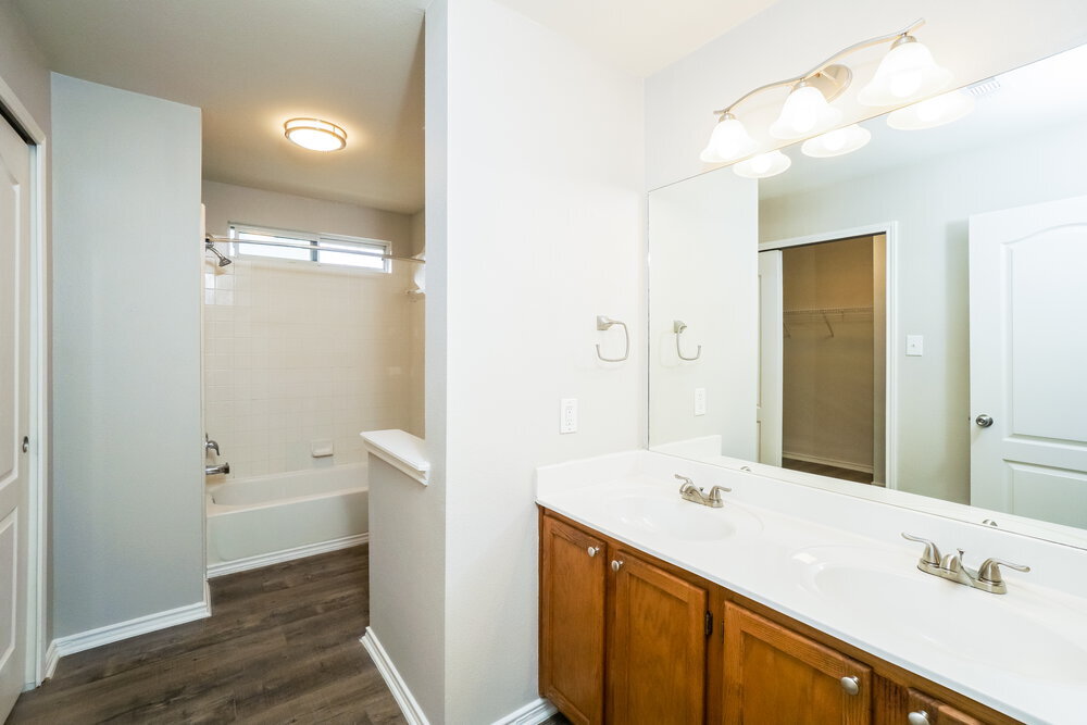 Building Photo - 10502 Marigold Bay