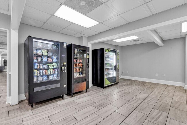 Building Photo - 2001 S Ocean Blvd